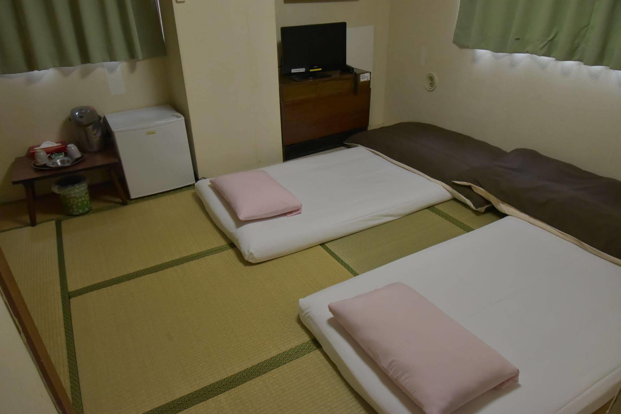 Hotel New Tochigiya Tōkyō Extérieur photo